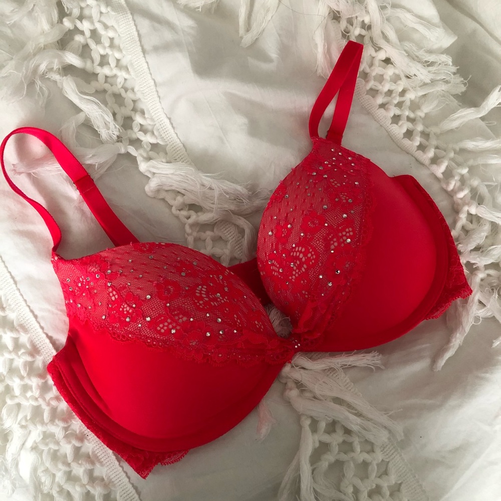Victoria’s secret bra 34D